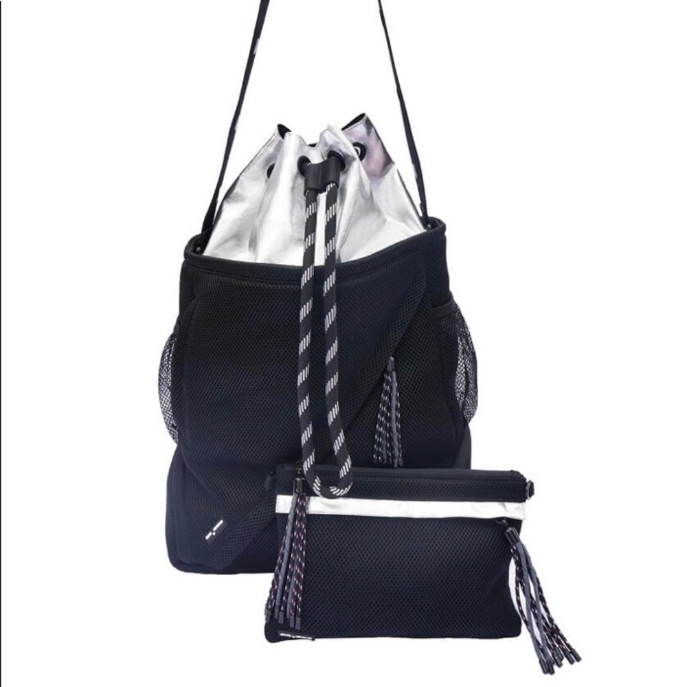 Go Dash Dot Bucket Tote